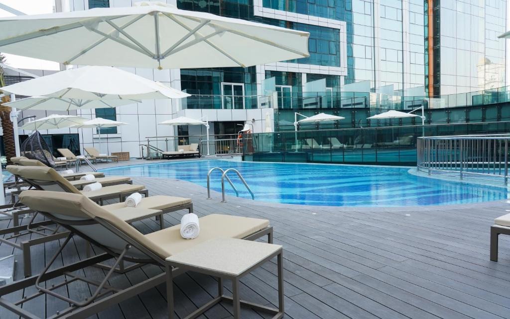 Al  Khoory Sky Garden Hotel image 2